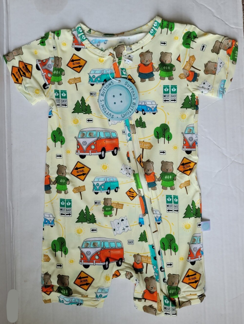 NEW SUTTONS BUTTONS BAMBOO ONE PIECE SHORT ADVENTURE BEARS ZIP UP 12-18 MONTHS